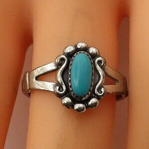 Vintage Sterling Silver & Turquoise Ring